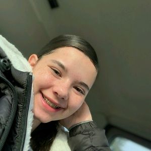 Meet your Posher, Betsabe